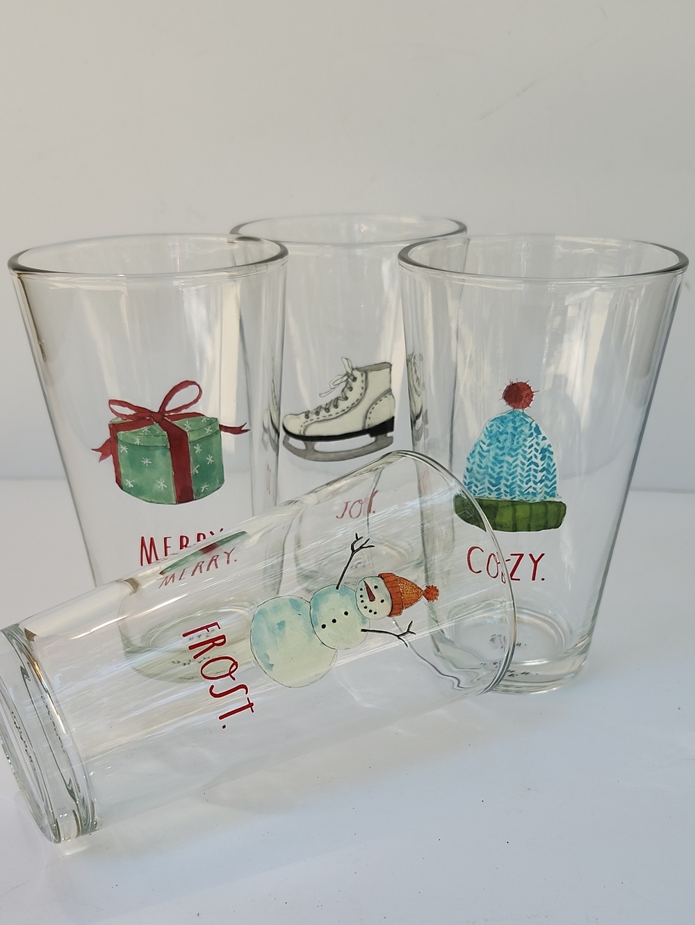 NWOT RAE DUNN SET OF 4 HOLIDAY THEMED DRINKWARE